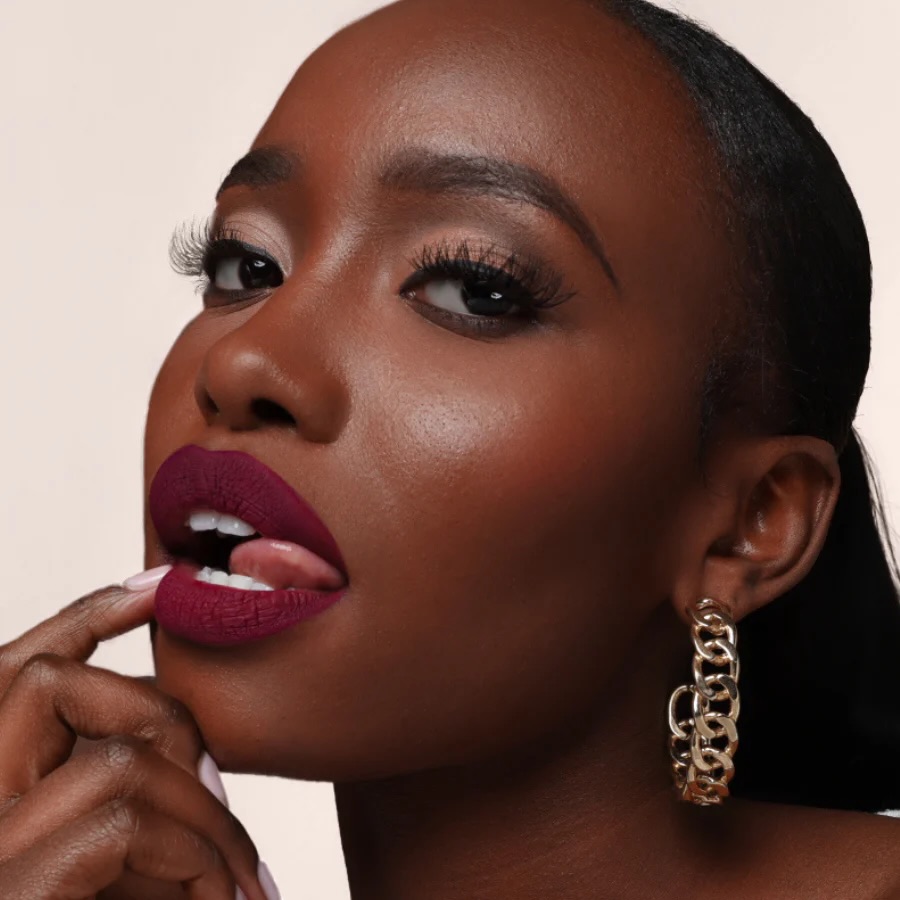 Dark lip trend on deep skin