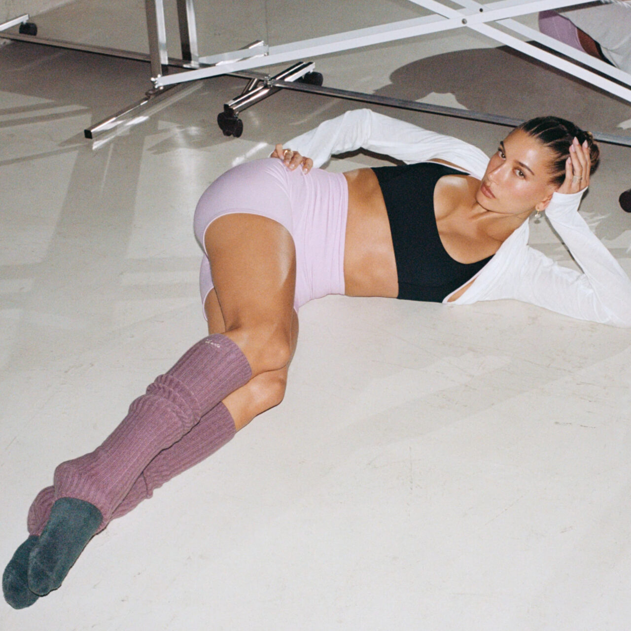 hailey-bieber-adanola-style-rave