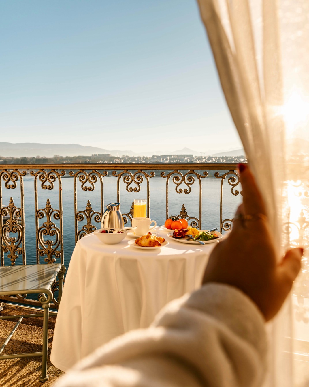 best-iconic-luxury-hotels-style-rave